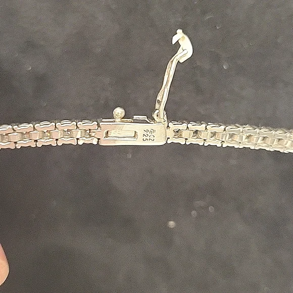 Elegant Silver Necklace - Picture 11 of 14